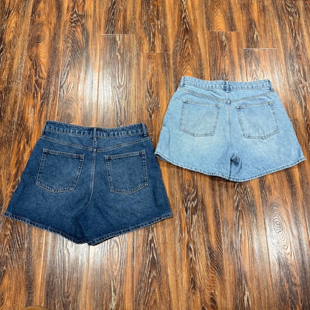 H&M Womens High Waisted Denim Shorts Bundle Size 10 Light and Dark Wash Blue